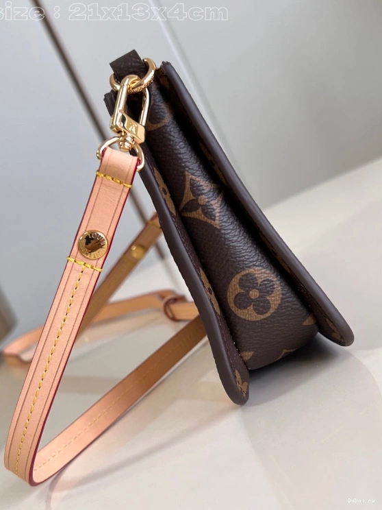 Lexington VUITTON Pouch-21.5*13*4.5CM LOUIS 0713